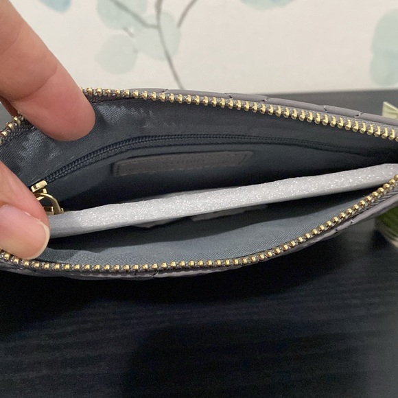 Badgley Mischka Diamond Quilted Clutch Wristlet NWT - Picture 5 of 5